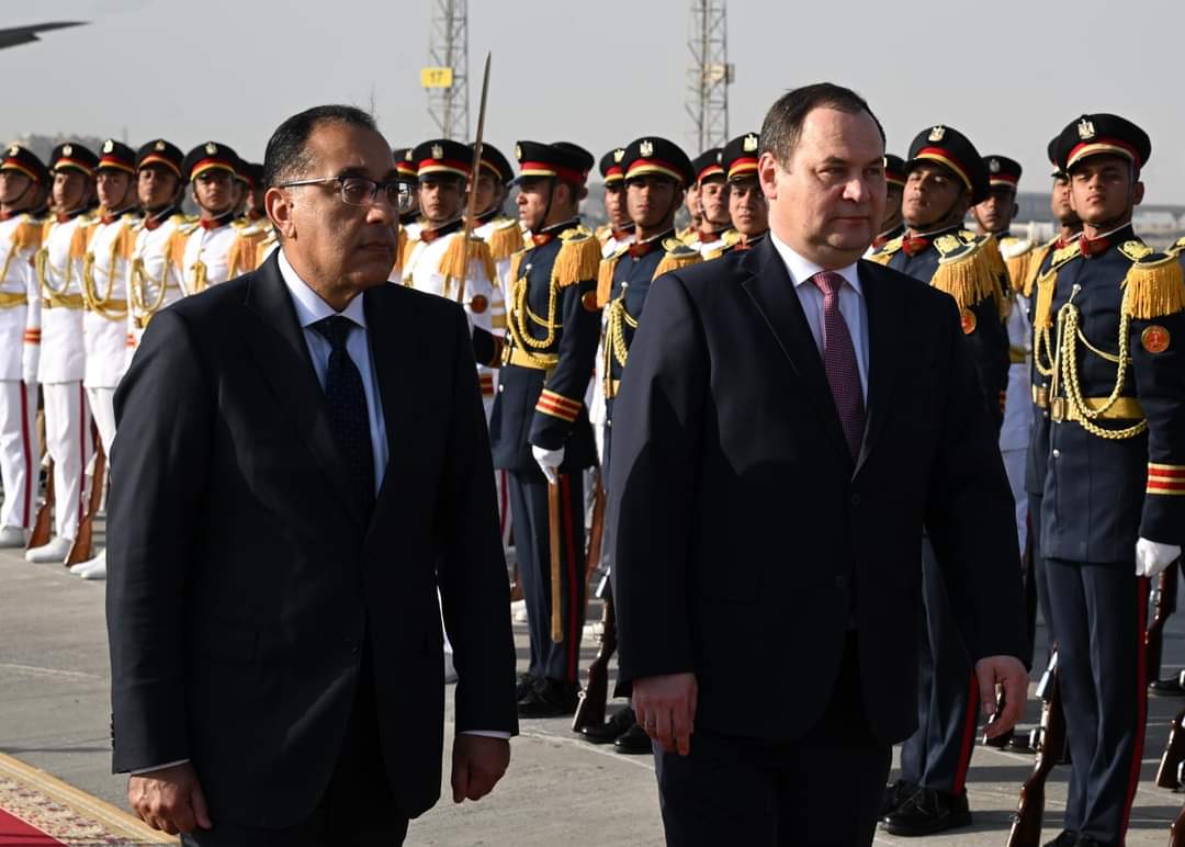 رئيس الوزراء يستقبل نظيره البيلاروسي بمطار القاهرة