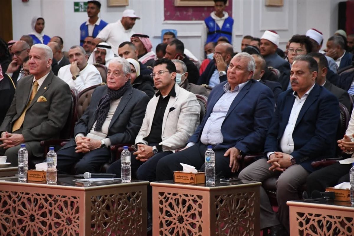 وزير الشباب ومحافظو الوادي الجديد والشرقية - خلف الحدث&nbsp;