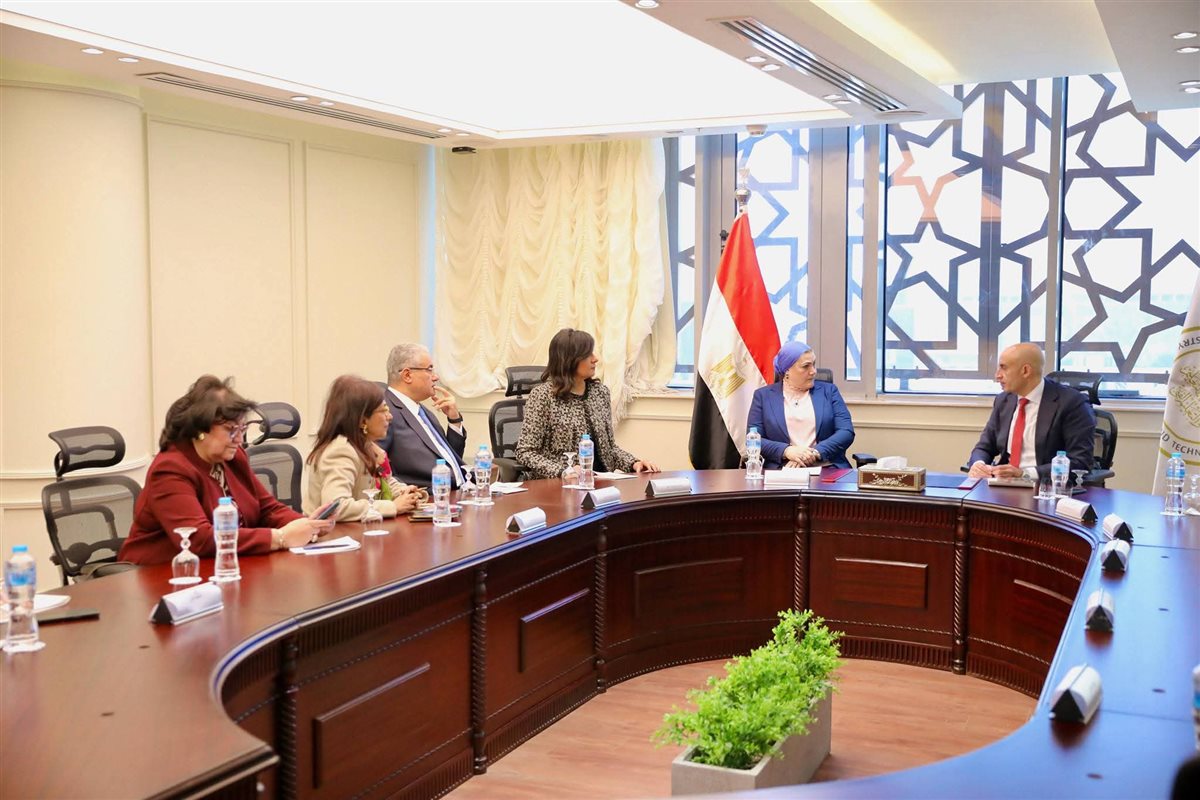 محمد عبد اللطيف وزير التربية والتعليم والتعليم الفني، سبل إطلاق حملة توعوية تحت عنوان «طفل متوازن.. مجتمع متماسك»، بالتعاون مع المجلس القومي للطفولة والأمومة، ومؤسسة 