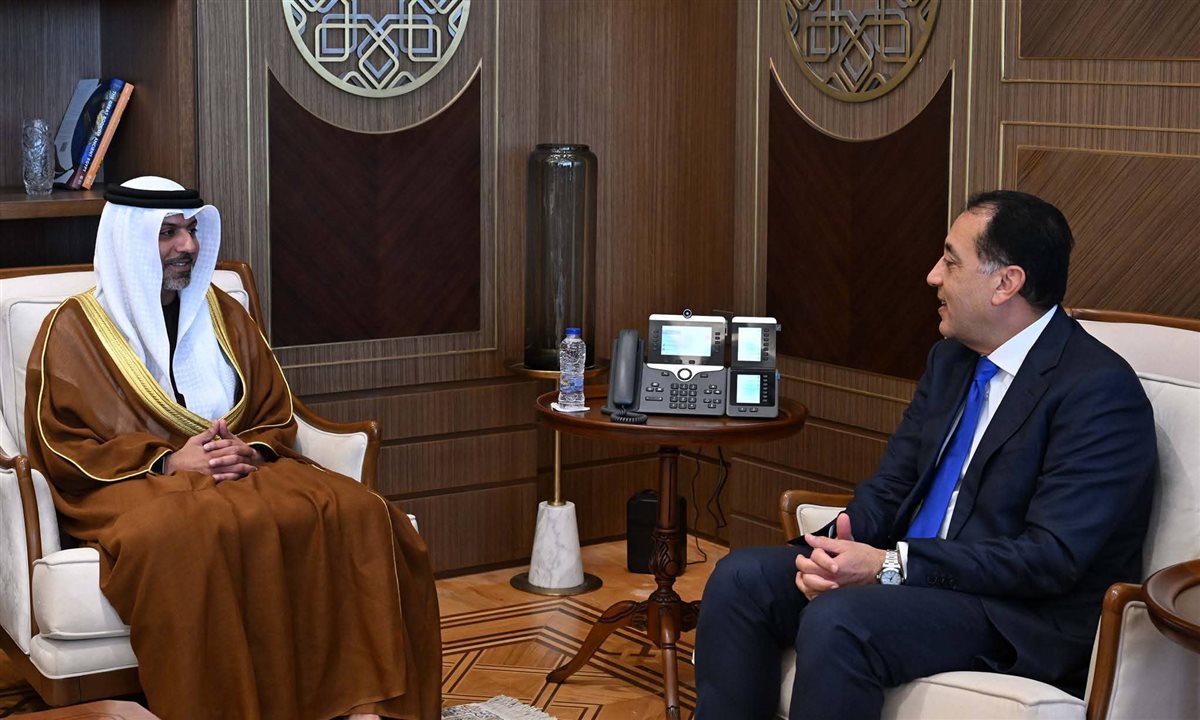 استقبل الدكتور مصطفى مدبولي، رئيس مجلس الوزراء، اليوم بمقر الحكومة بالعاصمة الإدارية الجديدة، السفير حمد عبيد الزعابي، سفير دولة الإمارات العربية المتحدة لدى مصر.