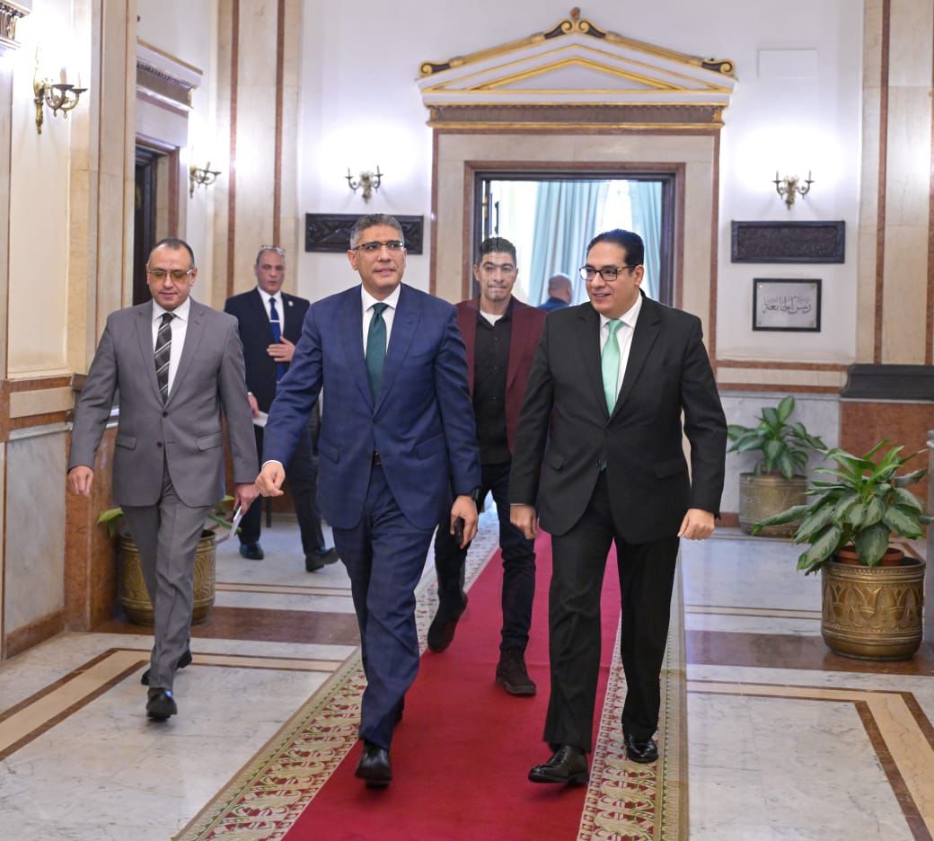 محافظ الجيزة ورئيس جامعة القاهرة&nbsp;