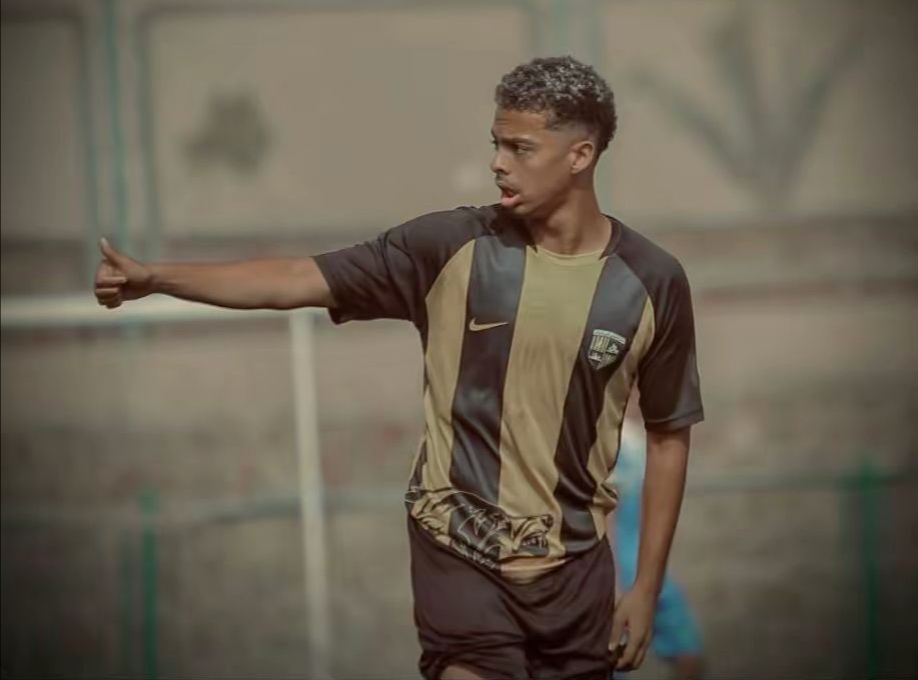 اللاعب مصطفى كوكا خلال التدريبات