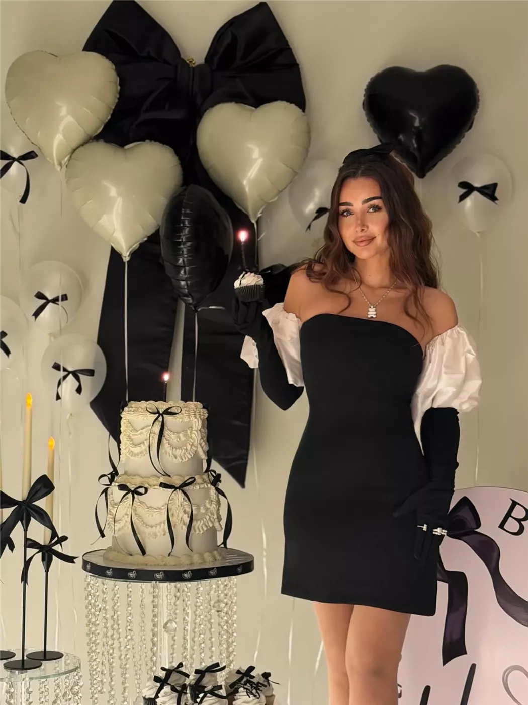 هنا الزاهد تشارك جمهورها الاحتفال بعيد ميلادها&nbsp;