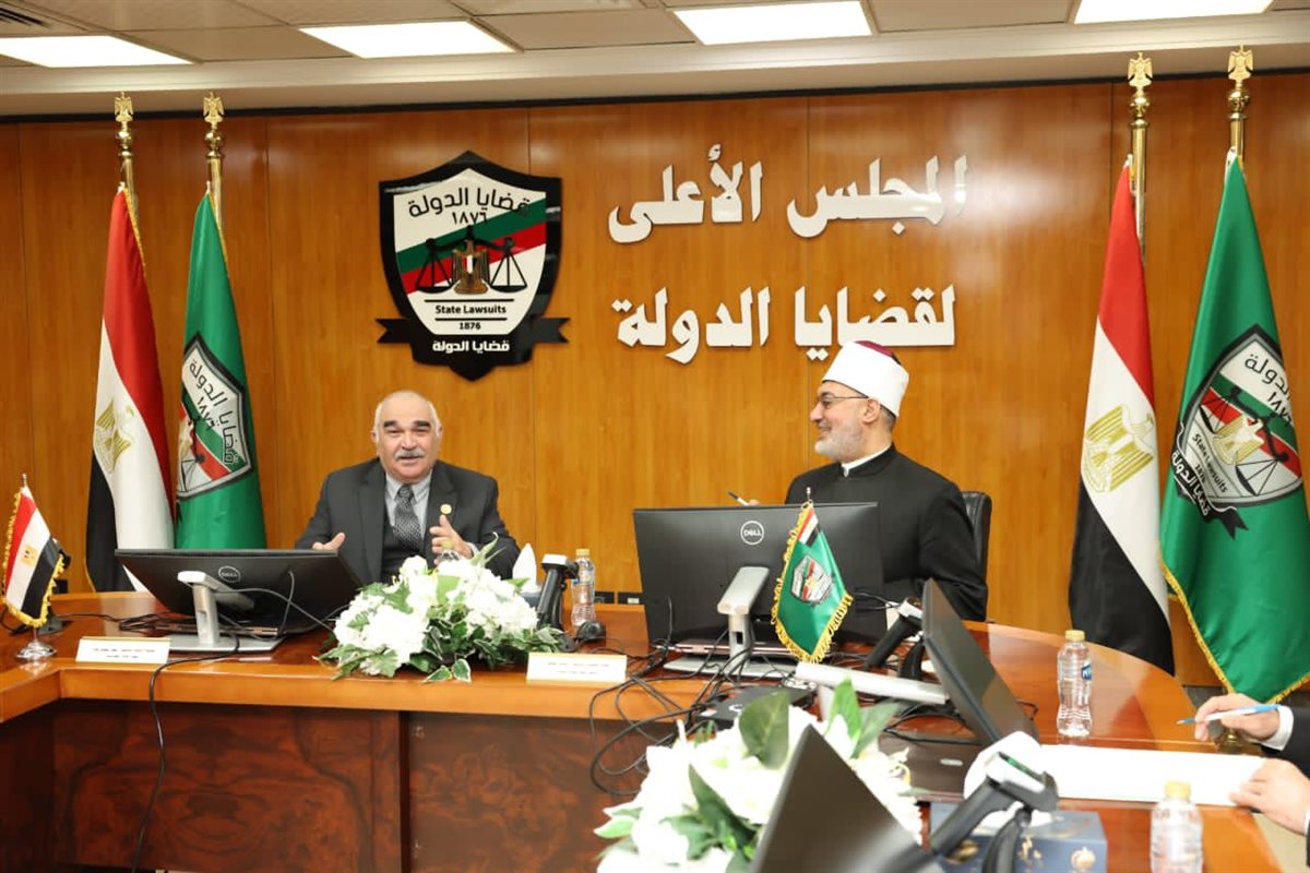 أعضاء &nbsp;اللجنة العليا لوقف المستشار الفنجري