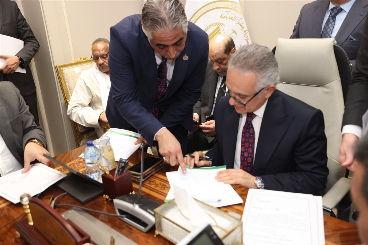 &nbsp;المستشار محمود الشريف &nbsp;يستقبل أعضاء البرلمان&nbsp;