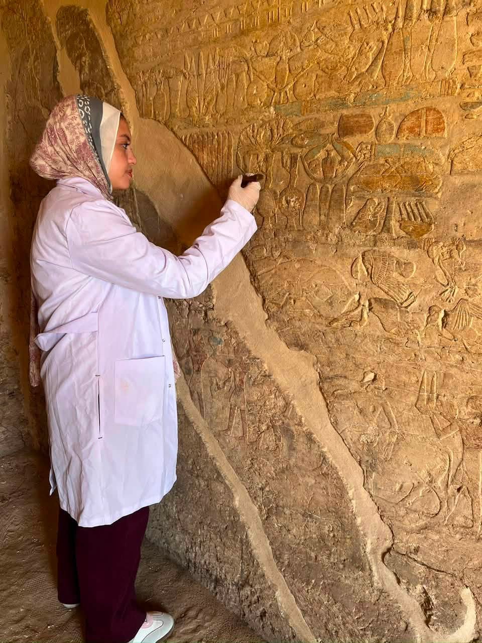 مقبرة جديدة بسقارة