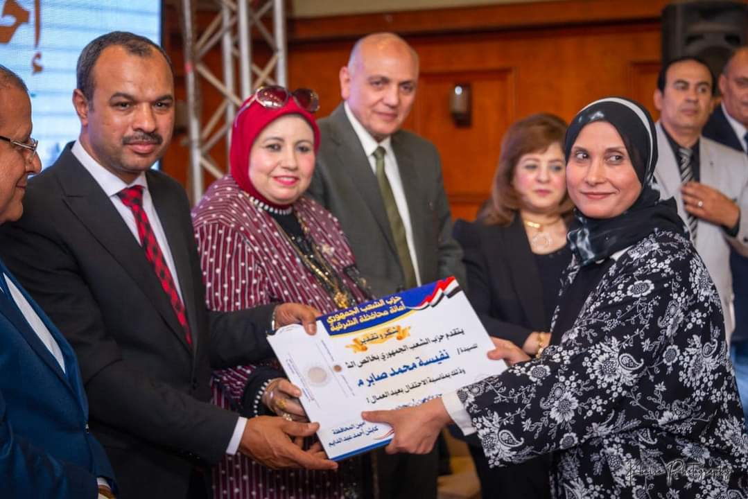اثناء تكريم نماذج المحافظة 