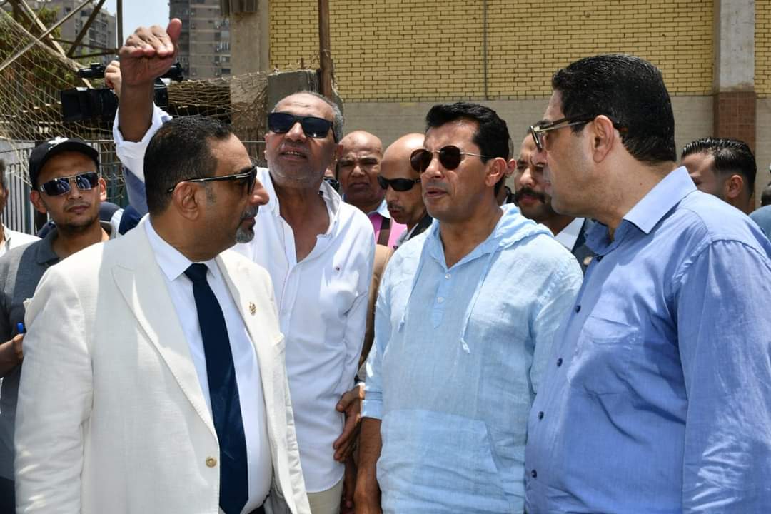 جانب من افتتاح مجمع اجتماعي لألعاب الماء 