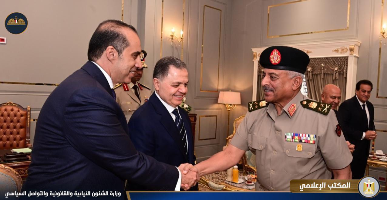 وزير الشئون النيابية و وزيرا الدفاع والداخلية 