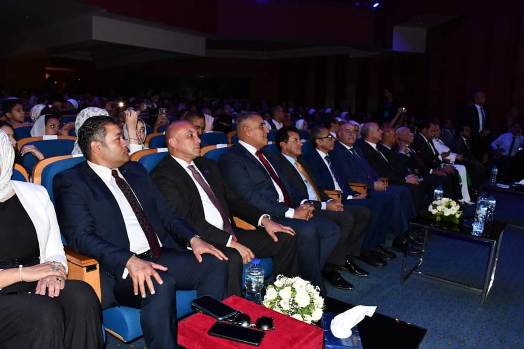 حفل تخرج كليات الادارة والاقتصاد بجامعة مصر 