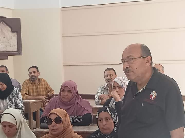 ورش عمل لتحليل المناهج وتدريب المعلمين