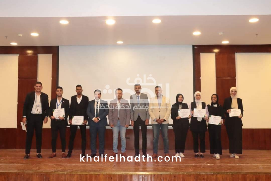 تكريم قيادات لجنة العلاقات العامة   