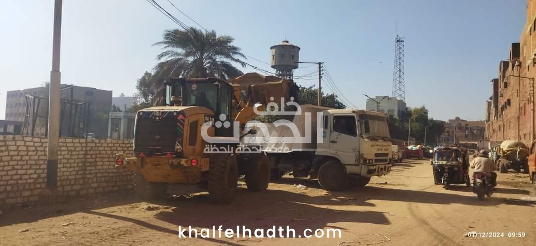حملات نظافة وإزالة إشغالات لتحسين الخدمات في أبوتيج