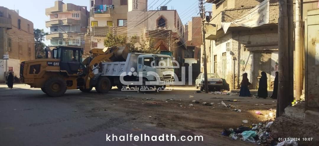 حملات نظافة وإزالة إشغالات لتحسين الخدمات في أبوتيج