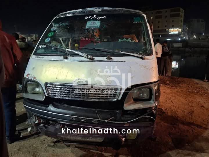 حادثة انقلاب ميكروباص بمحافظة أسيوط 