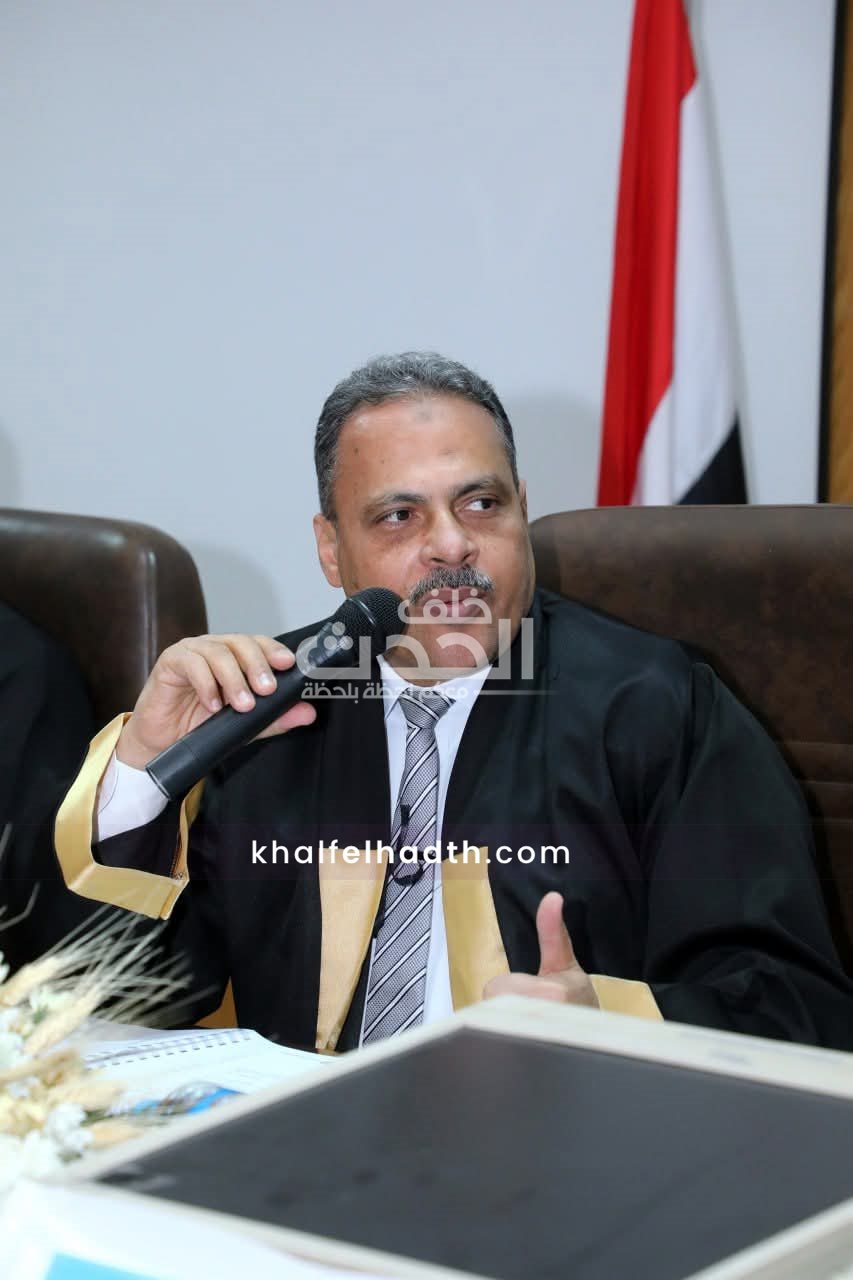 محافظ الشرقية يناقش رسالة دكتوراه