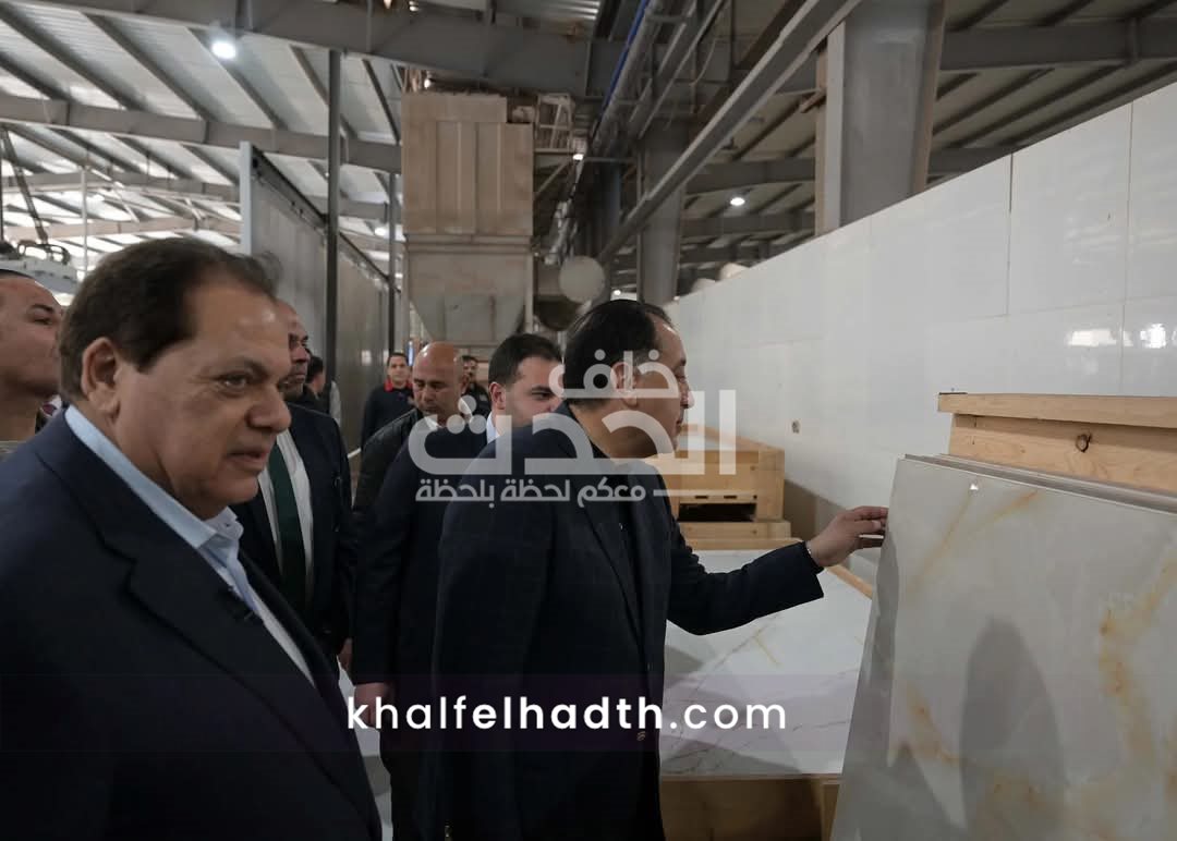 رئيس الوزراء يفتتح المرحلة الثانية من مصنع سيراميكا كليوباترا بالسخنة