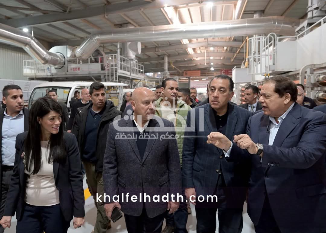 رئيس الوزراء يفتتح المرحلة الثانية من مصنع سيراميكا كليوباترا بالسخنة