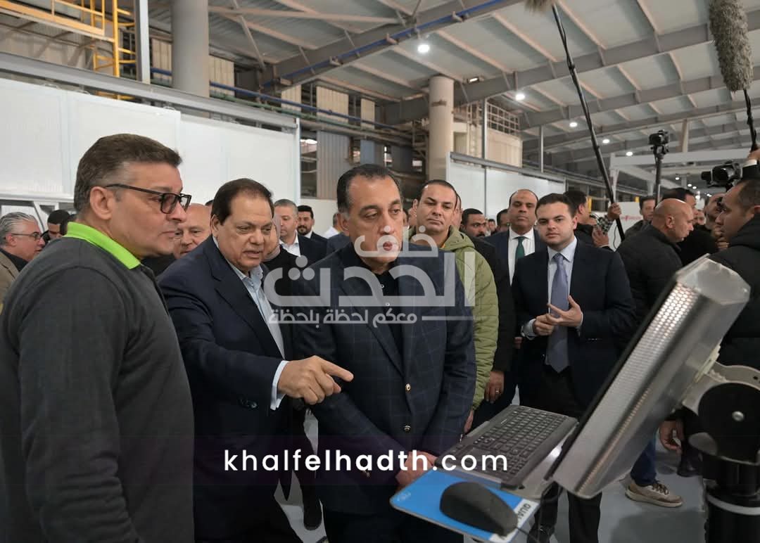 رئيس الوزراء يفتتح المرحلة الثانية من مصنع سيراميكا كليوباترا بالسخنة