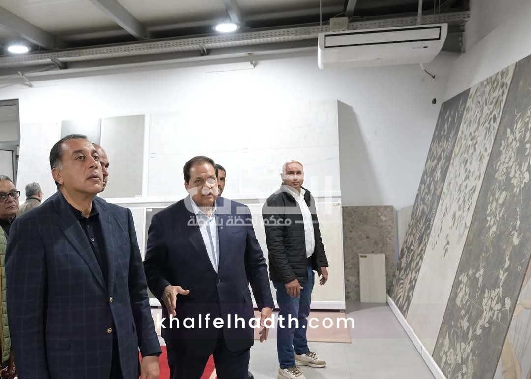 رئيس الوزراء يفتتح المرحلة الثانية من مصنع سيراميكا كليوباترا بالسخنة