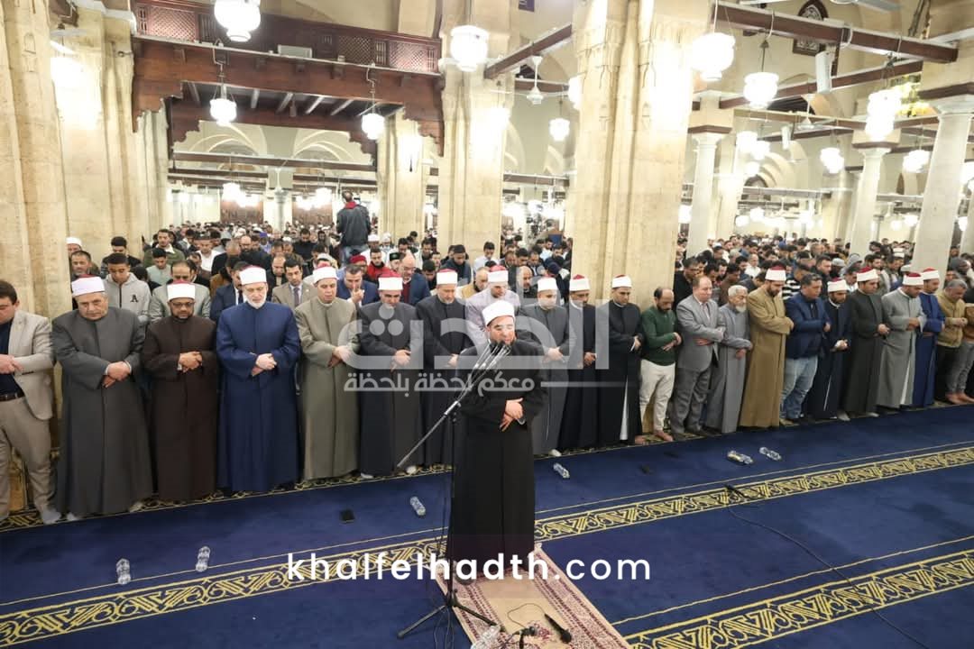 صلاة التراويح والعشاء بالجامع الأزهر 