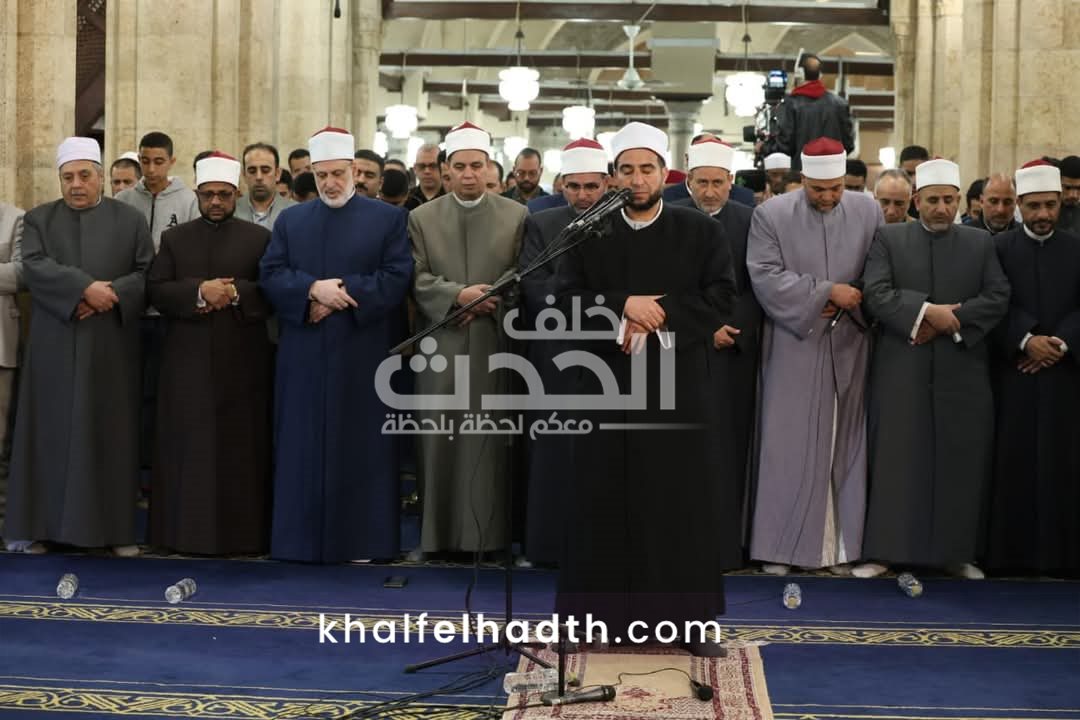 صلاة التراويح والعشاء بالجامع الأزهر 