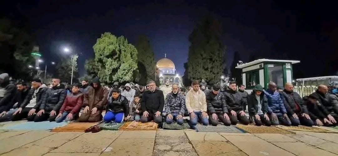صلاة العشاء والتراويح بالمسجد الأقصي 