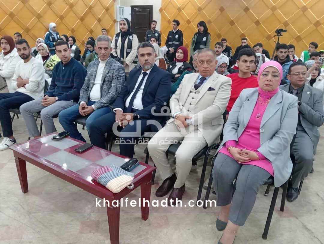 مكتبة القاهرة الكبري 
