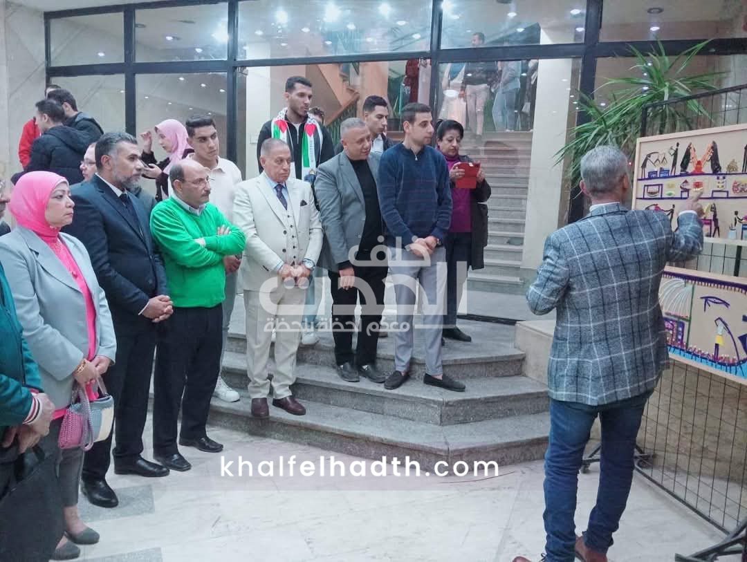 مكتبة القاهرة الكبري 