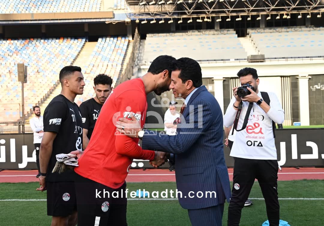 وزير الرياضة يشهد المران الأخير لمنتخب مصر قبل السفر إلى المغرب لمواجهة إثيوبيا في تصفيات كأس العالم