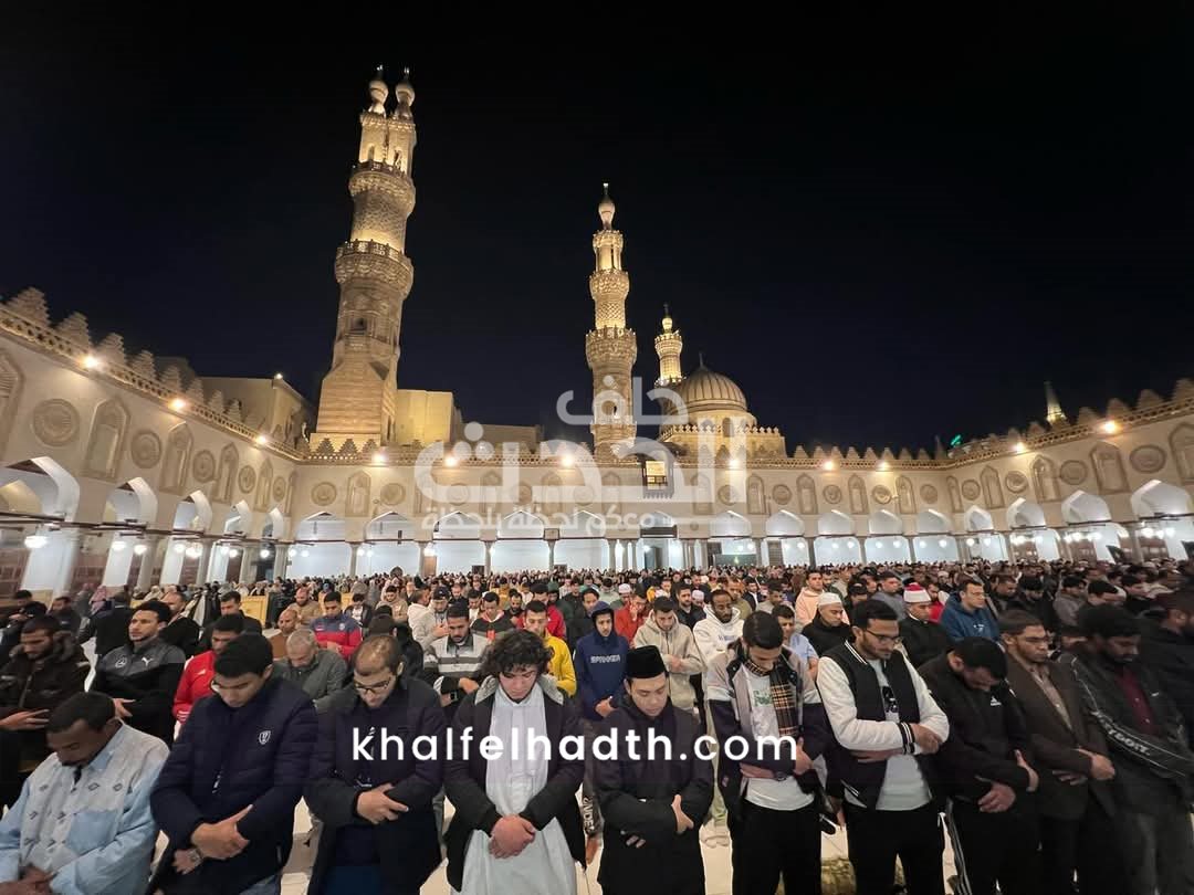 في أجواء روحانية.. المصلون يلتمسون ليلة القدر بالجامع الأزهر في الثلث الأخير من رمضان