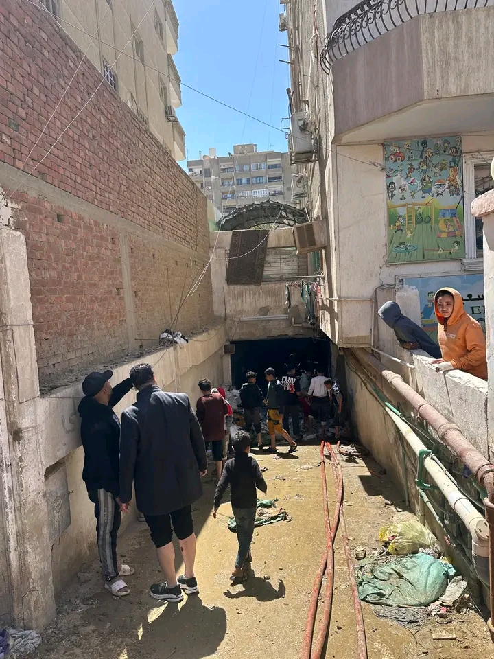 حريق هائل يلتهم مخزن إكسسوارات هواتف بالمقطم ويمتد إلى حضانة مجاورة