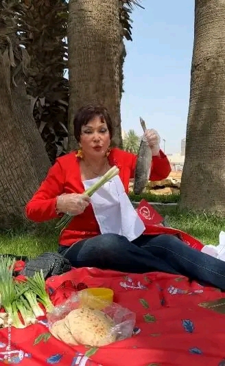 لبلبة تحتفل بشم النسيم وسط الطبيعة.. وتكشف حبها للفسيخ والبصل