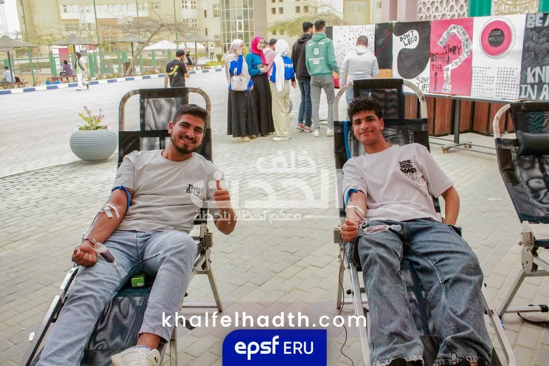 حملة طلاب صيدلة للتبرع بالدم 
