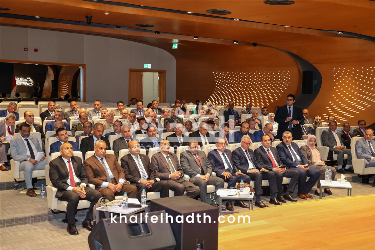 اجتماع موسع لرئيسة الهيئة القومية للبريد مع القيادات التنفيذية