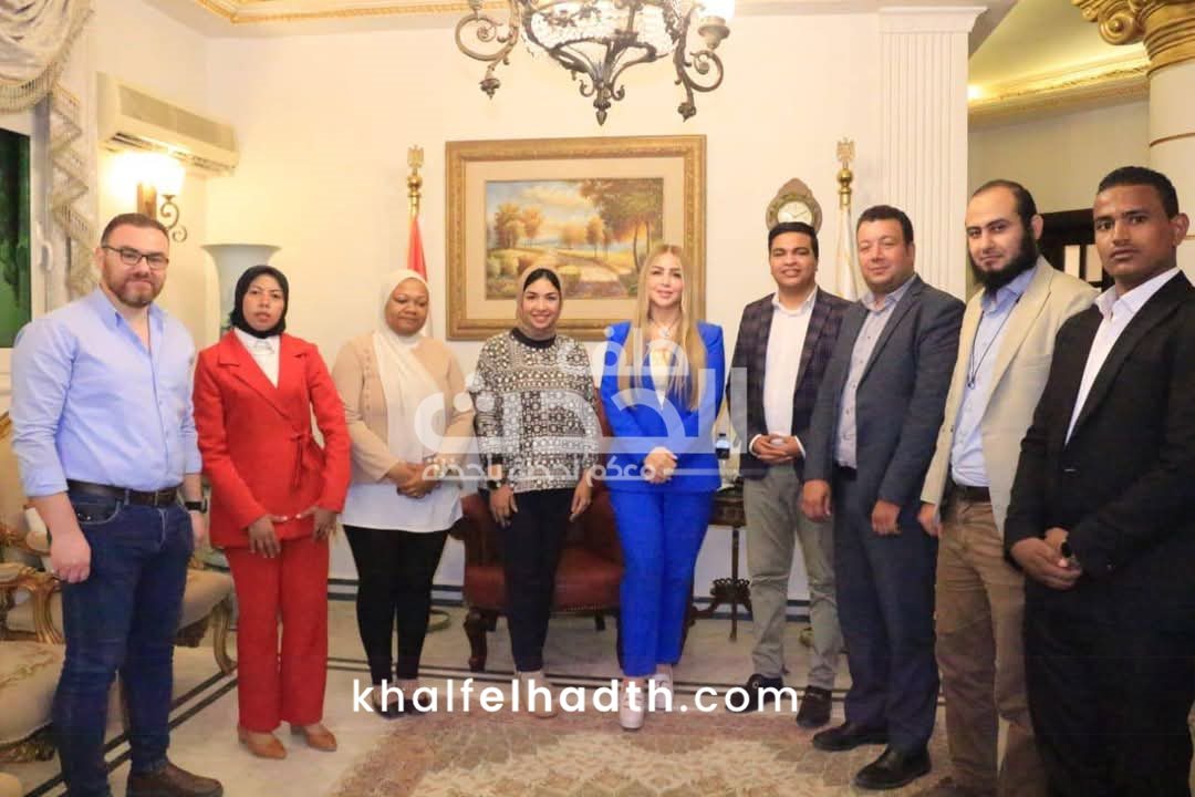 زيارة بشبابها إلي حزب مصر أكتوبر 