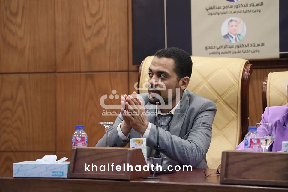 حلقة نقاشية في كلية الإعلام جامعة الأزهر
