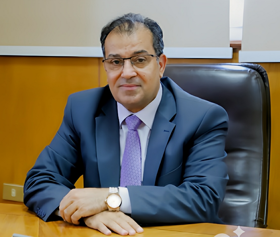 د. أحمد عكاوي رئيس جامعة قنا