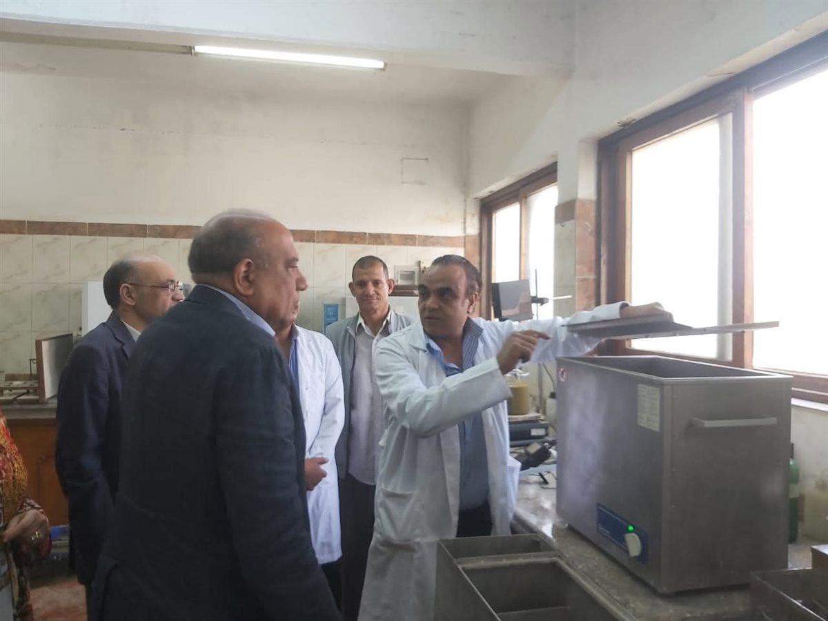 وزير الكهرباء بأنشاص