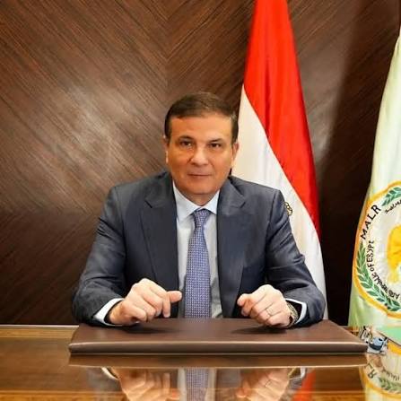 وزير الزراعة واستصلاح الأراضي علاء فاروق -خلف الحدث&nbsp;