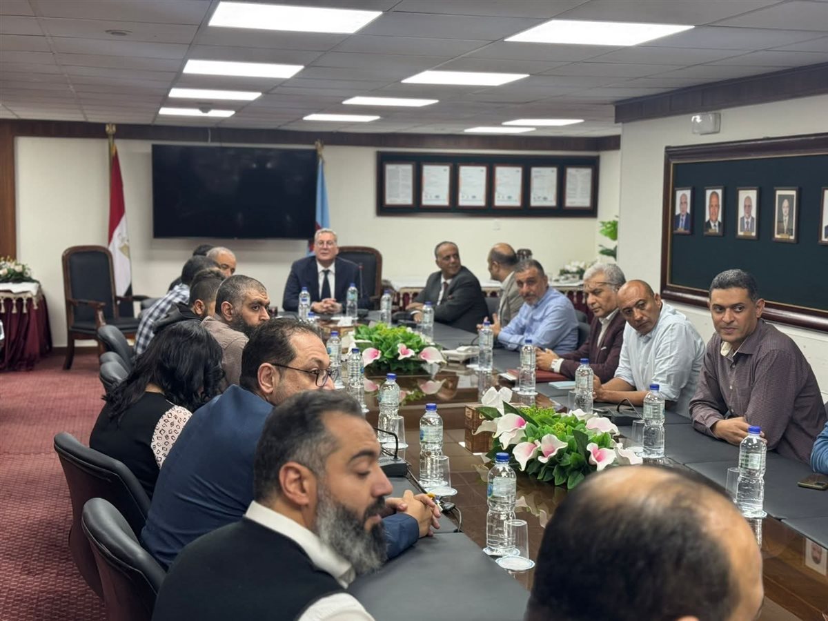 اجتماع الوزير -خلف الحدث&nbsp;