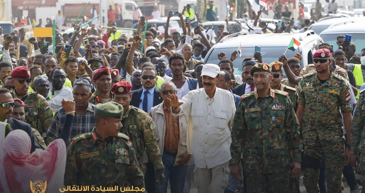 استقبال شعبي للرئيس الإريتري في بورتسودان -خلف الحدث&nbsp;