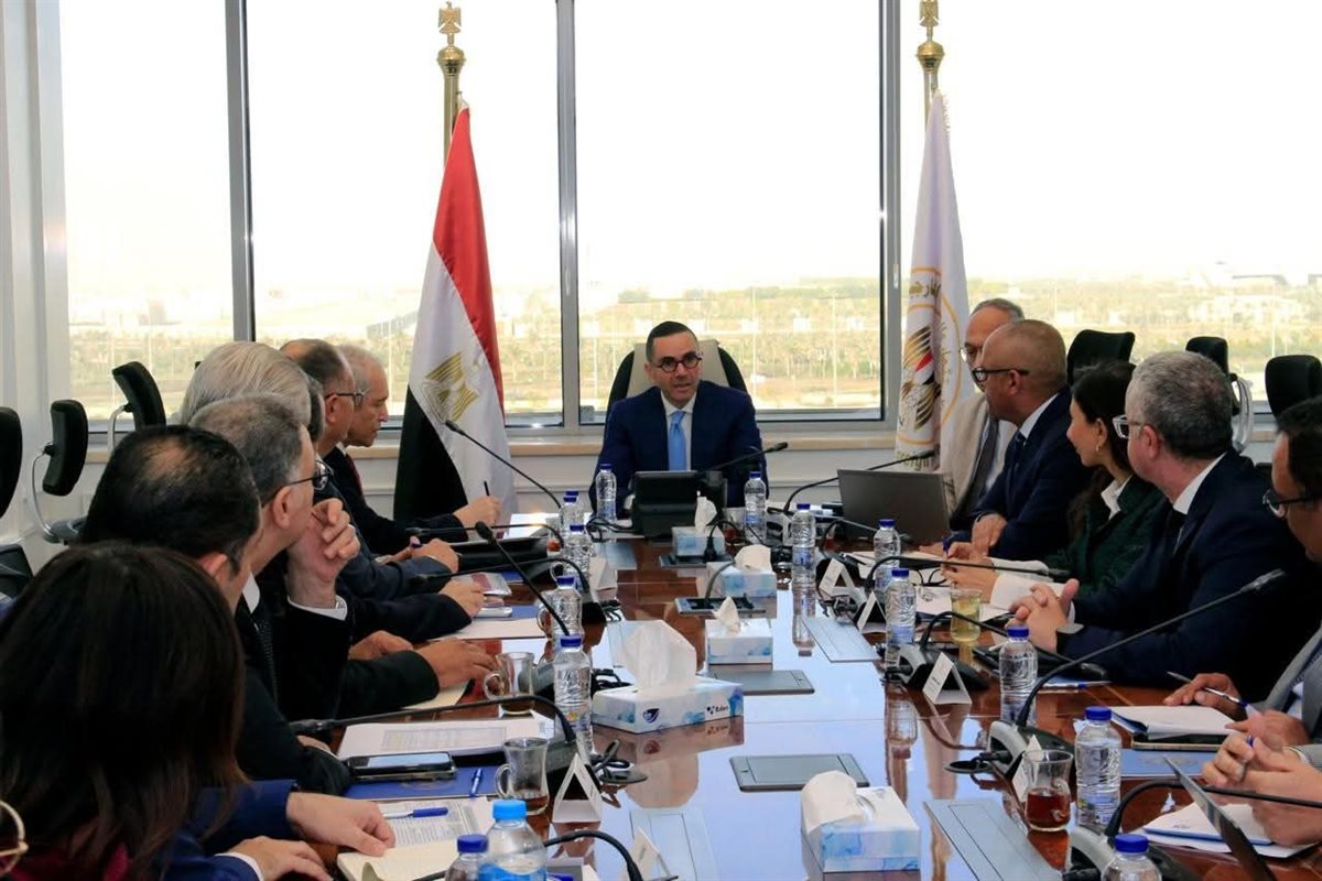 وزير الاستثمار يلتقي المجالس التصديرية لتعزيز الصادرات المصرية للأسواق العالمية