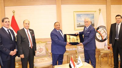 رئيس قضايا الدولة يبحث مع النائب العام طرق تذليل معوقات العمل في الدعاوى الجنائية