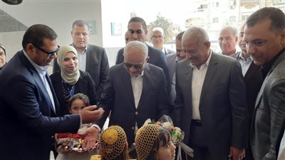 وزير التعليم ومحافظ السويس يفتتحان عددا من المشروعات التعليمية بالسويس