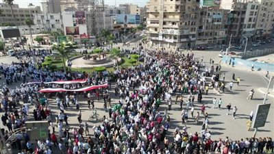 جامعة كفر الشيخ تقود مسيرة تأييد لقرارات  الرئيس السيسى بشأن رفض تهجير الفلسطينيين وتعلن الحداد