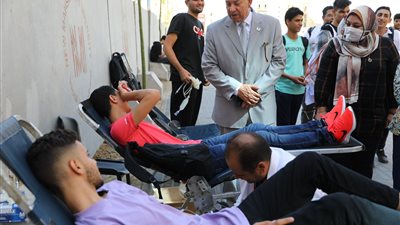 التبرع بالدم بين الفائدة الصحية والدينية: دينا أبو الخير توضح