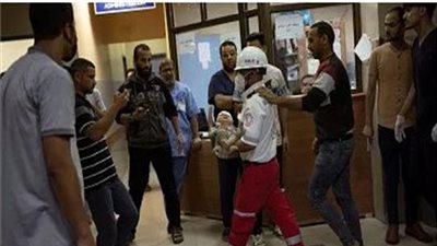 شهداء وجرحى جراء استهداف الاحتلال محيط مستشفى ناصر بخان يونس