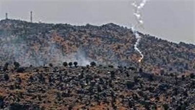 القتال في لبنان وسوريا يؤجج المخاوف بالمنطقة.. وقصف اسرائيلي لحدود الدولتين