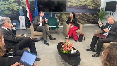 وزيرة البيئة تبحث مع مفوض الاتحاد الأوروبى للبيئة سبل استثمار القطاع الخاص فى المشروعات البيئية
